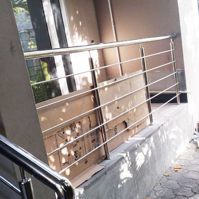 Tangga Stainless Steel Garis Rambut Inox 201 304 316 Pegangan Desain Modern