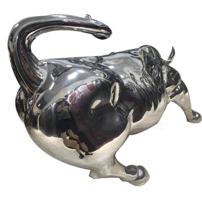 201 304 316 Patung Bentuk Sapi Fabrikasi Logam Stainless Steel Dengan Permukaan Cermin 8k