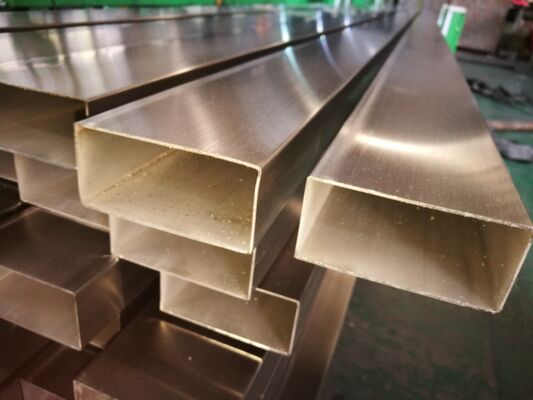 Paduan baja austenit tahan panas tinggi untuk kaca tebal 12 mm dan 24 mm