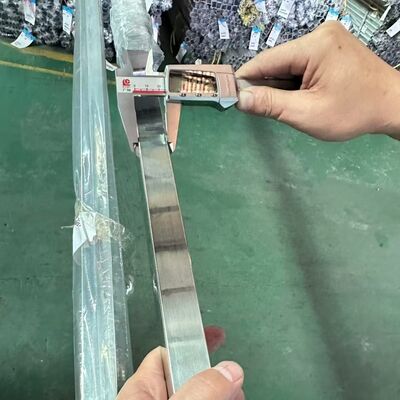 304L Stainless Steel Tube Mirror Polished Round Square Rectangular Pipe dengan Panjang Disesuaikan untuk Dekorasi Bangunan Genggam