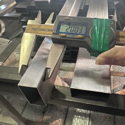 Pipa Baja Tahan Karat 316L Panjang Standar 2m 3m 5m 5.85m 6m 12m Tabung Seamless untuk Aplikasi Kimia dan Kelautan