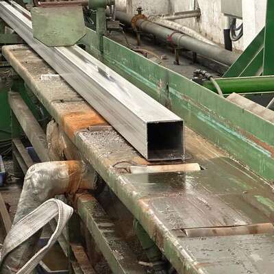 Biaya Lebih Rendah 201 304 316 Kelas Inoks Tabung Square Mirror noda Selesai 200mmx200mm Ukuran Besar Stainless Steel Pipe