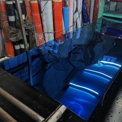 4 kaki x 8 kaki 1220mm x 2440mm SS201 Warna Biru Pelat Baja Tahan Karat Cermin 8K Ketebalan 0,4mm-3,0mm